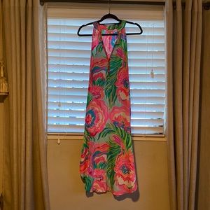 Feel like wearing a whisper! Lilly Pulitzer 100% silk maxi dress w gold buttons